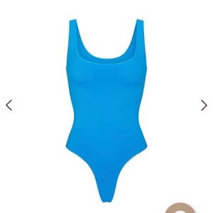 NWT SKIMS ESSENTIAL SCOOP NECK BODYSUIT | Mykonos Blue | Cobalt Blue